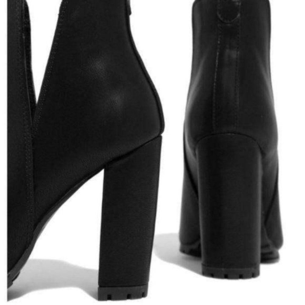 !! RESTOCKED !! Black Lug Sole Booties - Picture 2 of 9